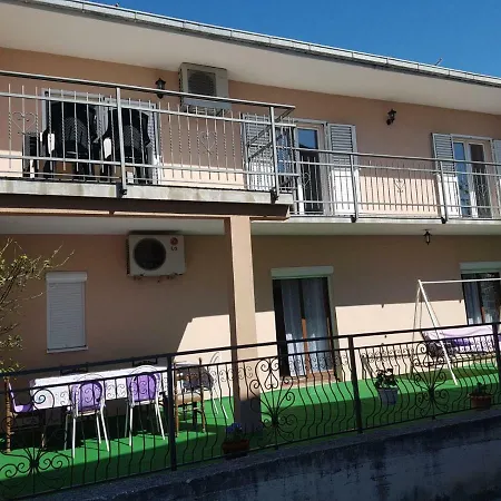 Apartman Lela Apartment *