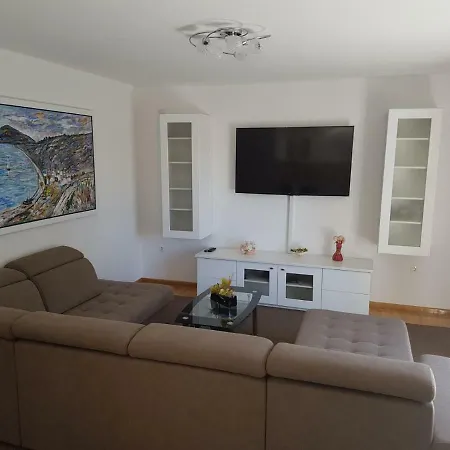 Apartman Lela Apartment